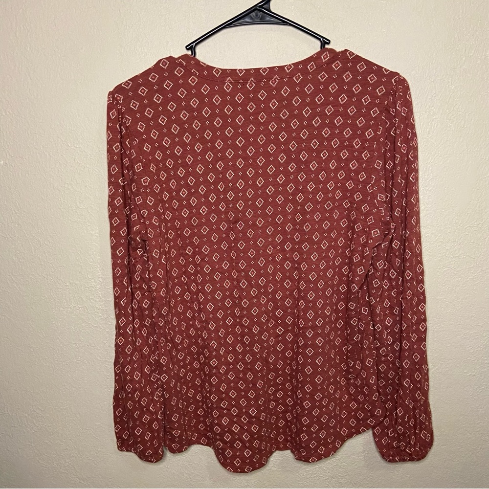 Women’s Lucky Brand Size Medium Blouse - Picture 4 of 4